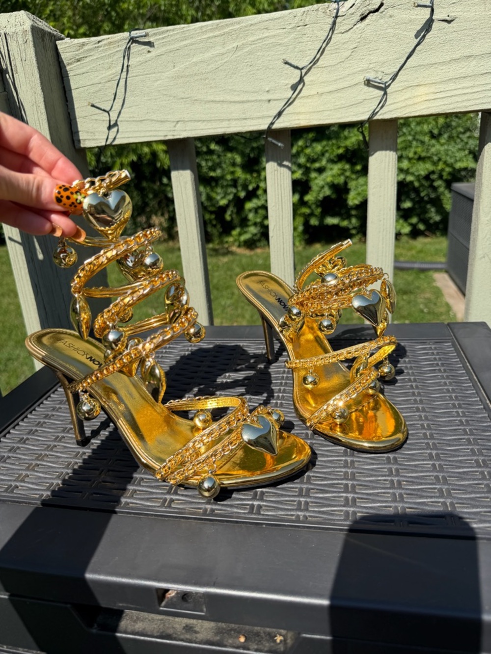 NWB fashion nova metallic gold heart ankle wrap heels size 10 - Picture 6 of 7